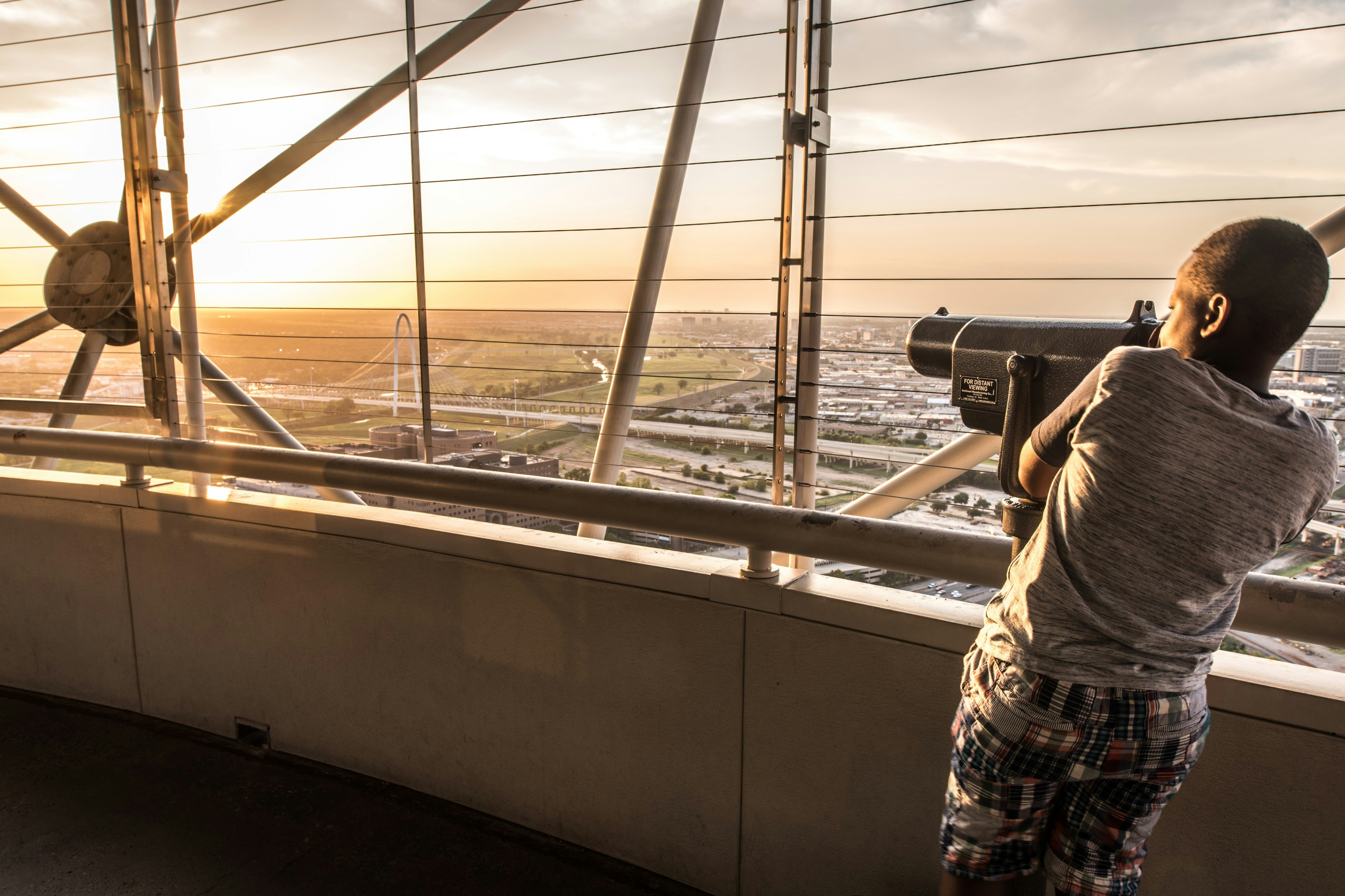 Reunion Tower: Entry + Self-Guided Tour + Rainbow Vomit Art Exhibition