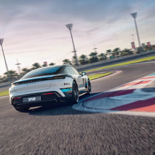 Circuito Yas Marina: Experiência de condução ou de passageiros com a Alfa Romeo - Photo 2