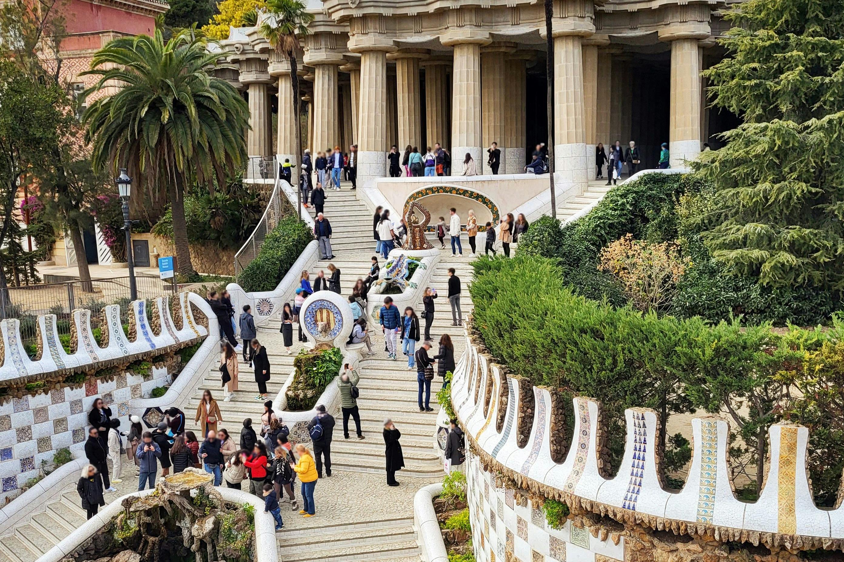 Park Güell: Guided Tour 4