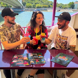 Budapest: Sightseeing Cruise + Unlimited Slushies 3