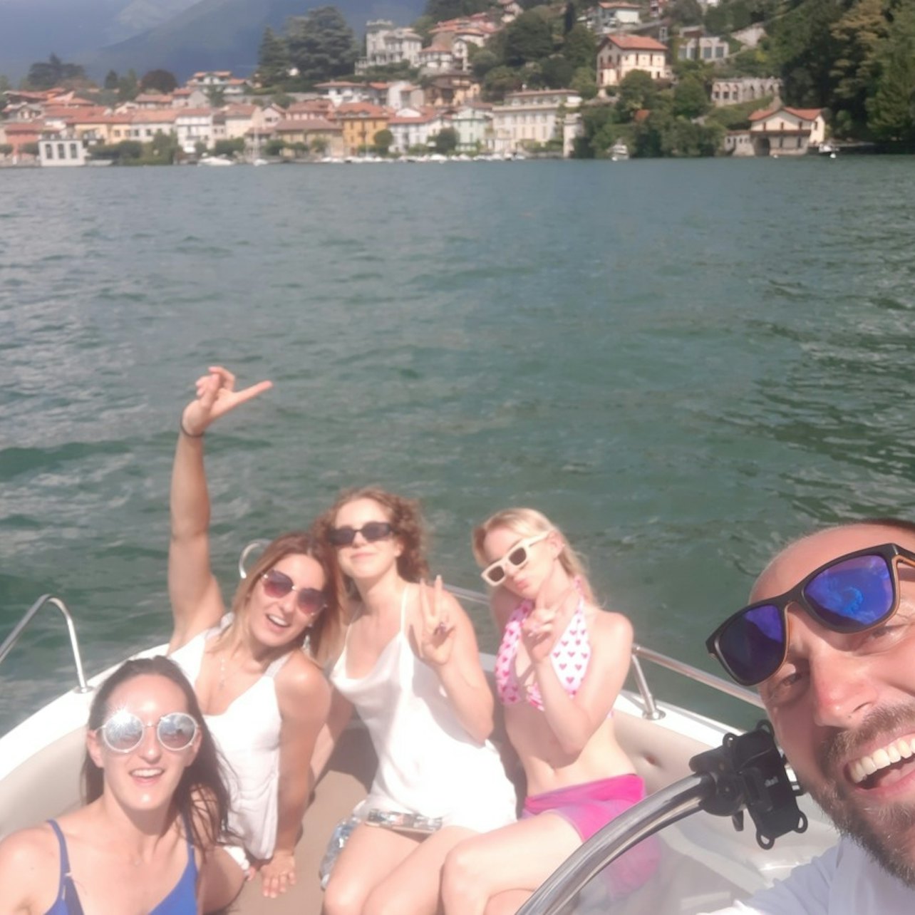 Lake Como Boat Tour - Accommodations in Como