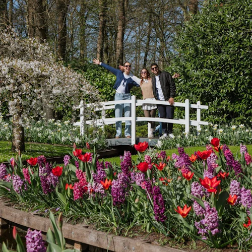 Keukenhof: Bus Tour + Canal Cruise + Audio Guide - Photo 3