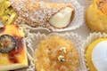 Lindas e saborosas mini sobremesas do chef italiano de pastelaria