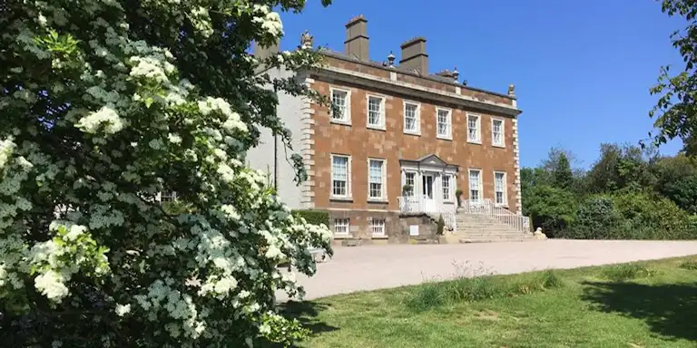 Красивая грузинская вилла