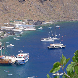Santorini: Volcanic Islands Cruise with Hot Springs Visit