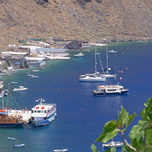 Santorini: Crucero por las Islas Volcánicas con Visita a las Aguas Termales