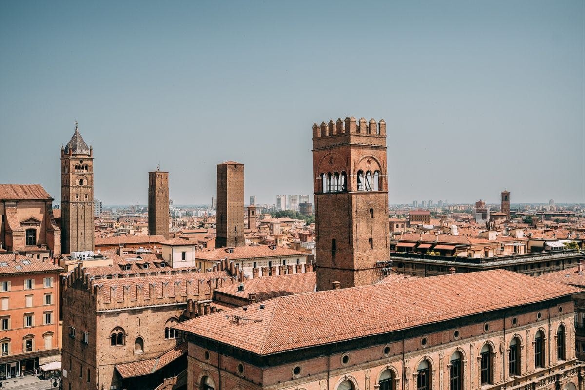 시계탑에서 바라보는 볼로냐 스카이라인