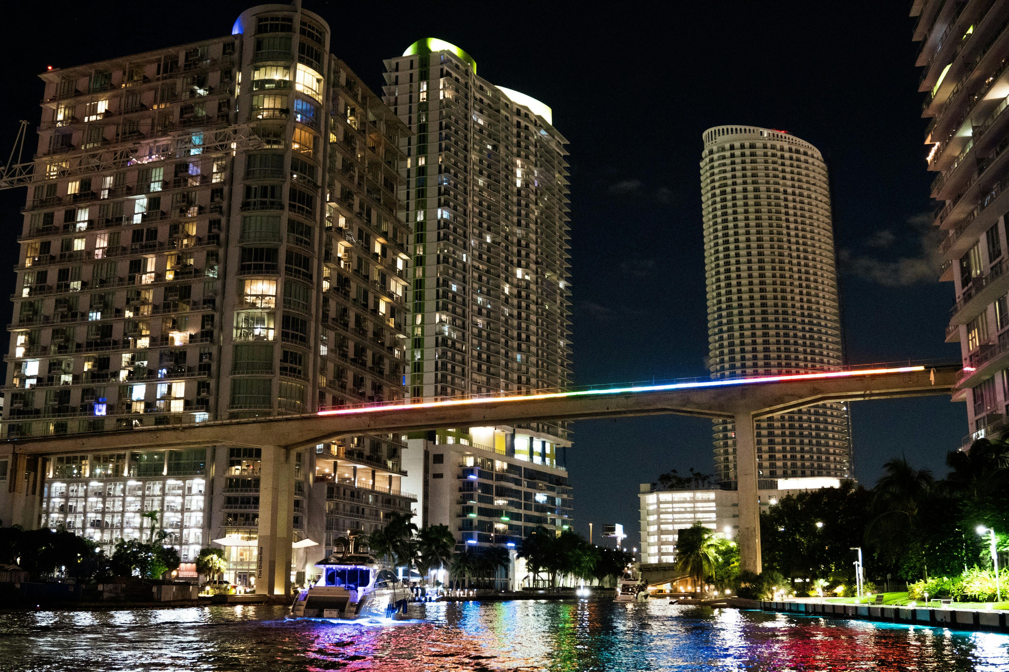 Miami: Halbprivate Bootstour mit Getränken — 8