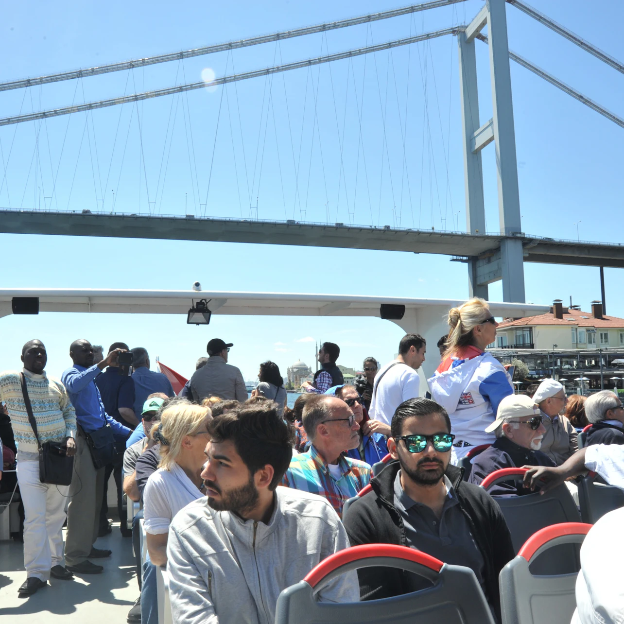 Istanbul: Bosphorus & Golden Horn Cruise + Audio Guide in Istanbul β Tiqets