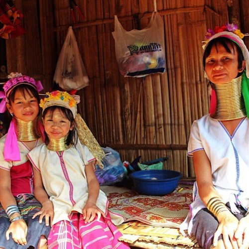Chiang Rai: Visita guiada aos templos de Chiang Mai com fontes termais e aldeia de tribos - Photo 2