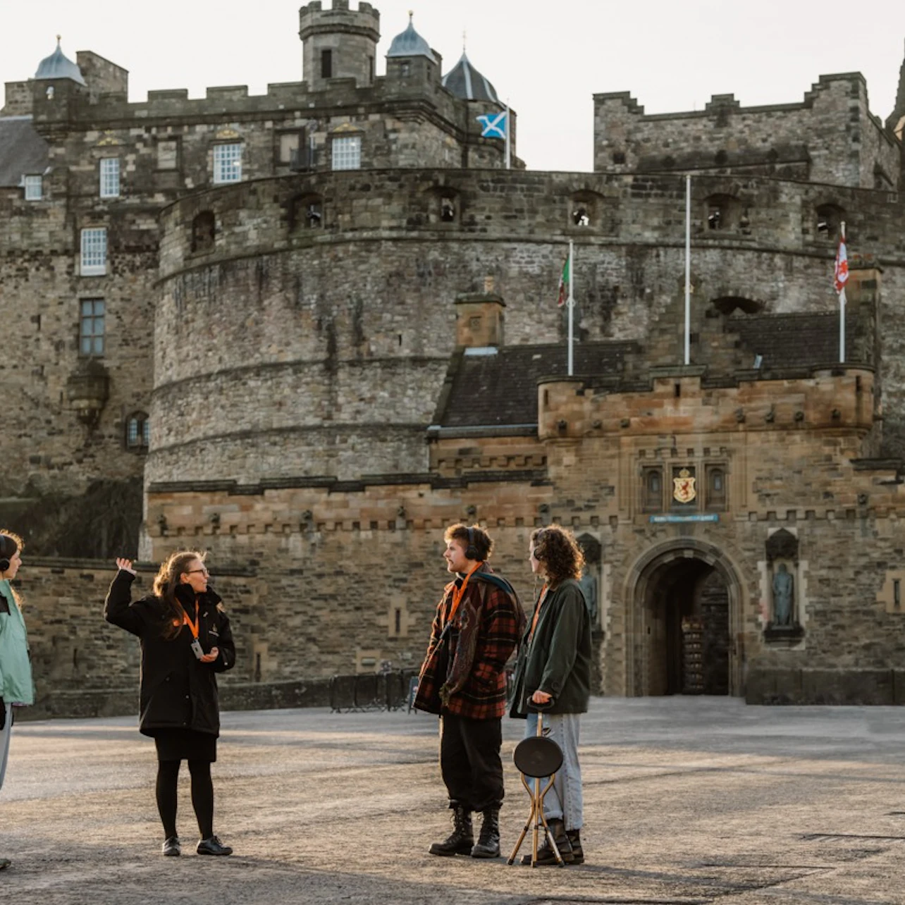 Edinburgh Castle & Royal Mile: Guided Walking Tour in Edinburgh β Tiqets