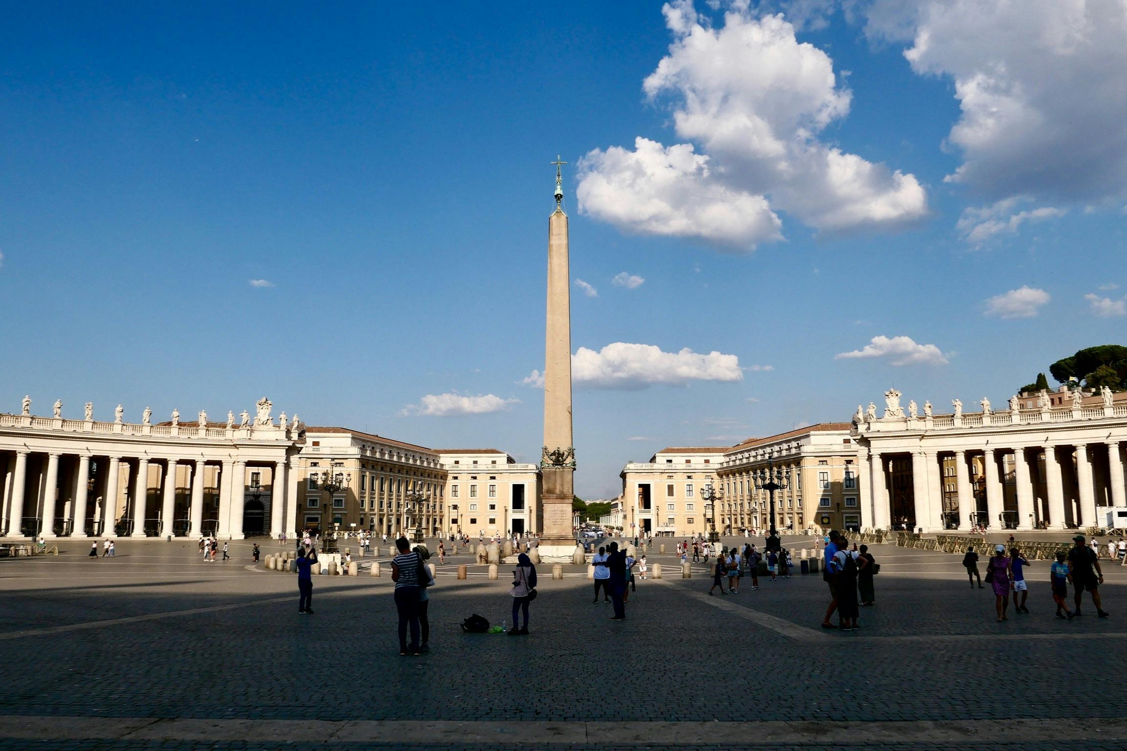 Αναχώρηση από την πλατεία του Αγίου Πέτρου