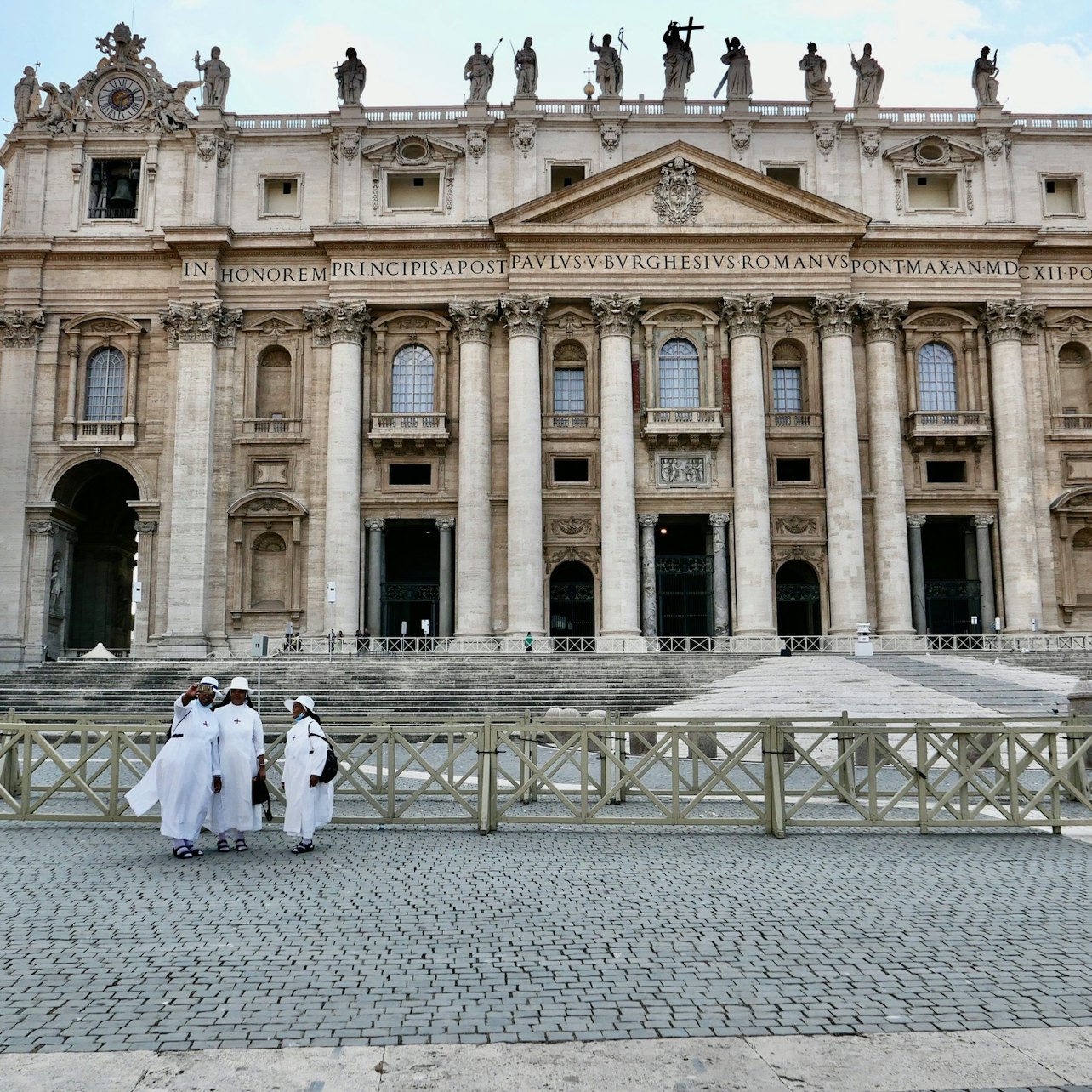 Basílica de San Pedro, Plaza y Grutas Papales: Visita guiada vespertina - Alojamientos en Roma