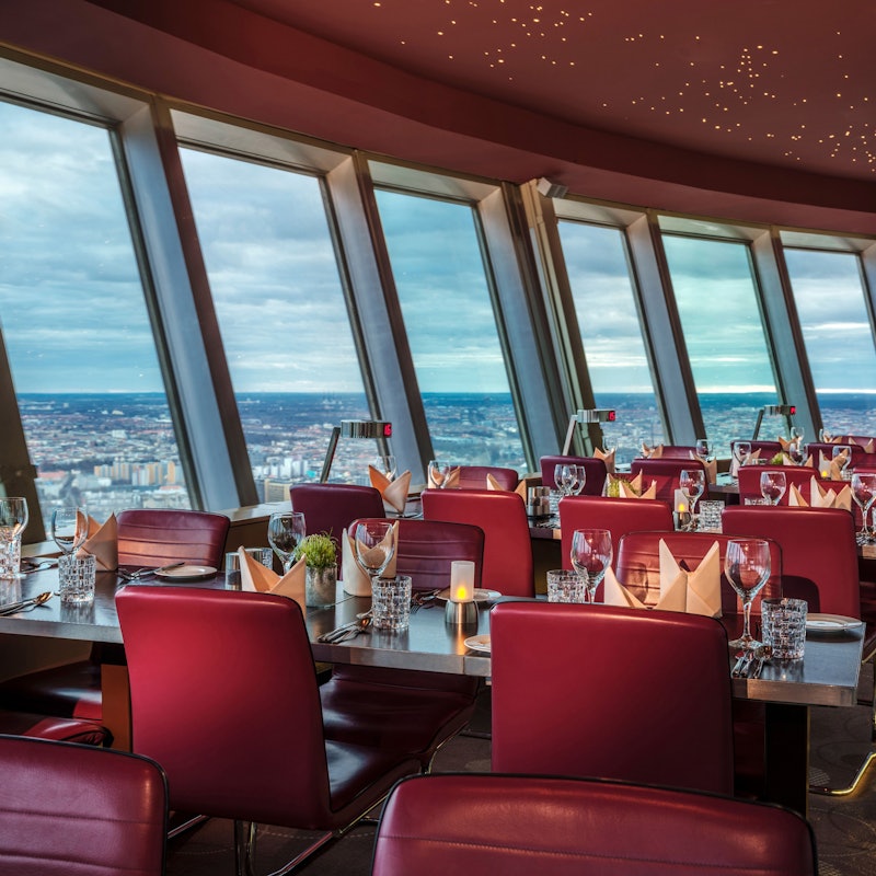 Fernsehturm Berlin Restaurant: 3-Gänge-Menü | Tiqets Fernsehturm Berlin Restaurant: 3-Gänge-Menü | Tiqets