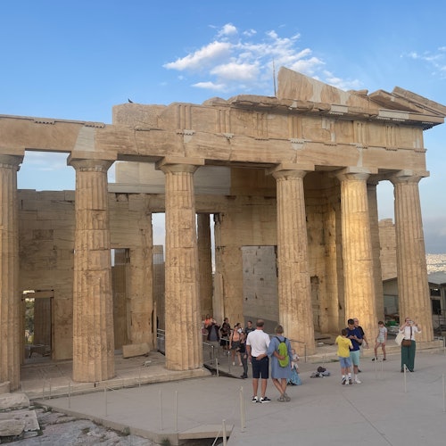 Acropolis & Acropolis Museum: Entry + Private Guided Tour in French