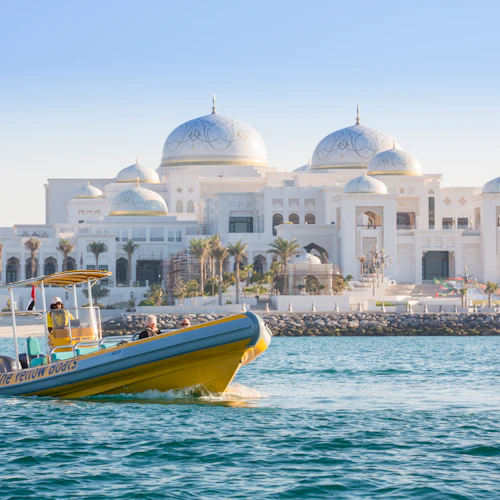 60-Minutes Emirates Palace Corniche & Lulu Island Boat Tour