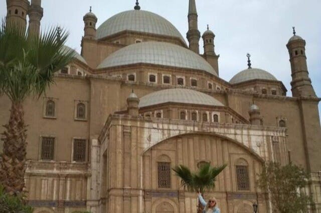 Feliz en la Mezquita de Mohamed Ali
