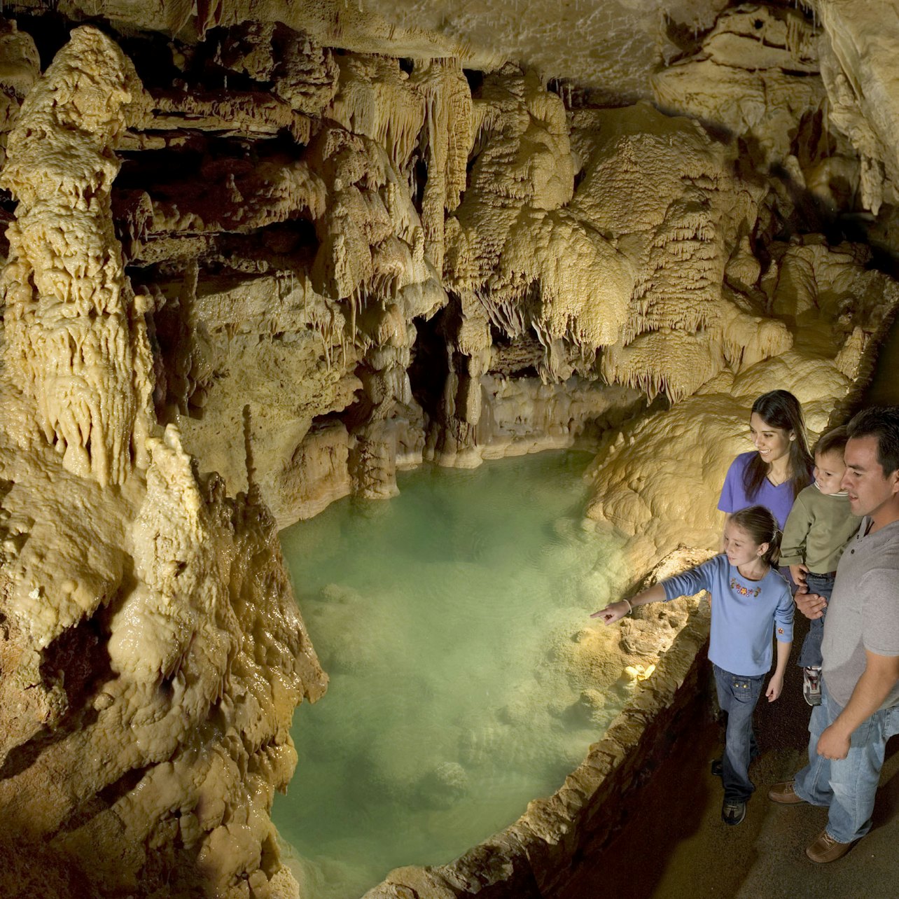 Natural Bridge Caverns: Sentieri attorcigliati - Alloggi in San Antonio
