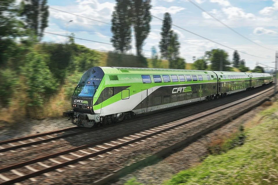 CAT Viena: Traslado de trem do aeroporto para a estação Vienna Mitte