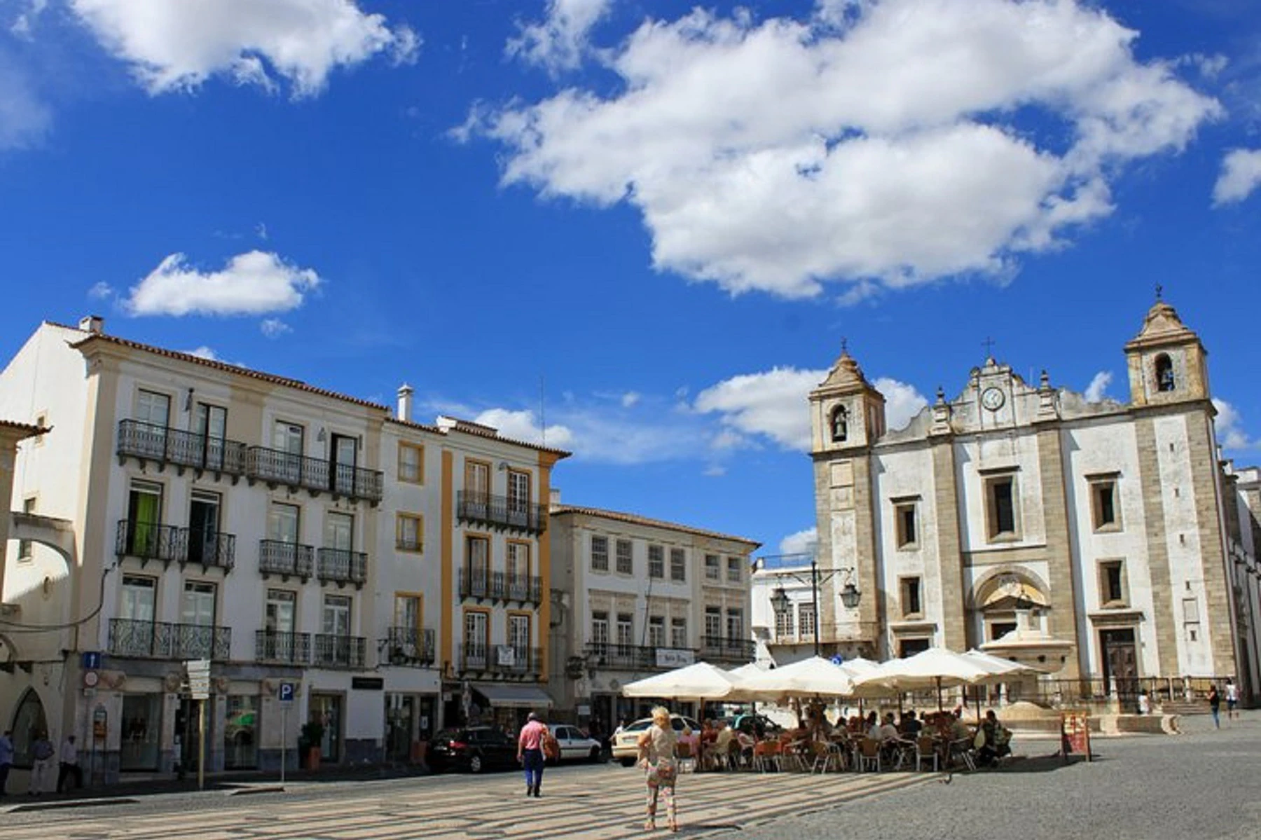 Évora & Arraiolos: Guided Tour from Lisbon