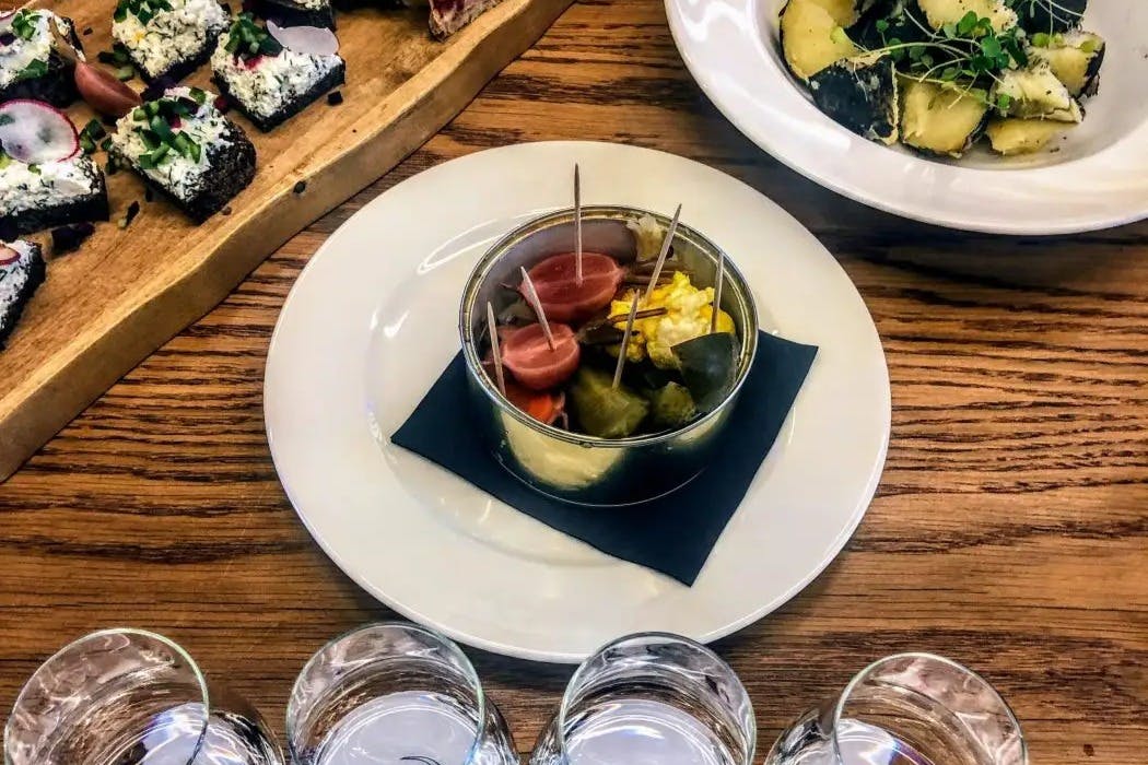 폴란드 친구와 함께 즐기는 보드카 시음