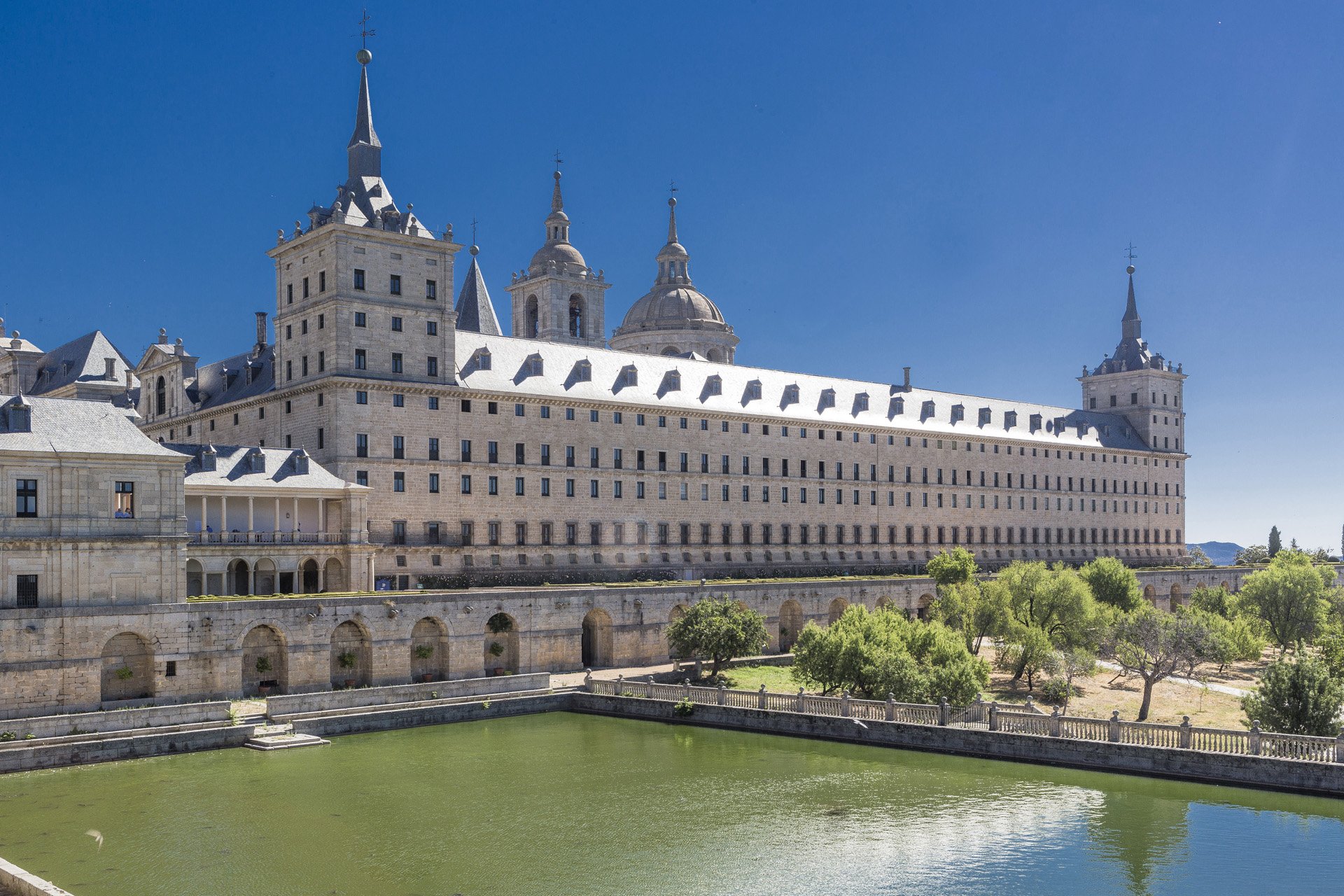 Royal Monastery of El Escorial: Guided Tour from Madrid