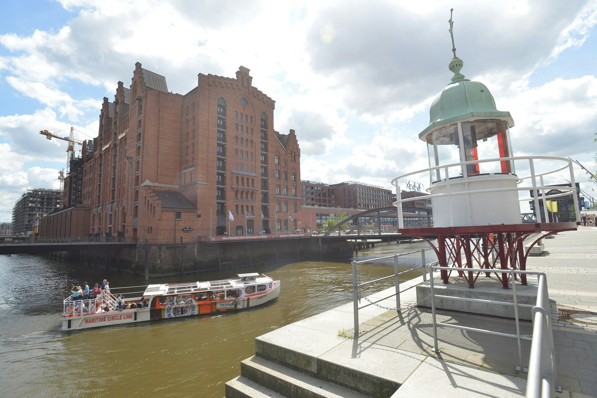 Hop-on Hop-off Harbor Tour Hamburg + International Maritime Museum