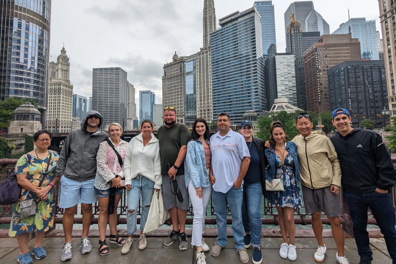 Chicago: Food Tour + Bike or Kayak Rental