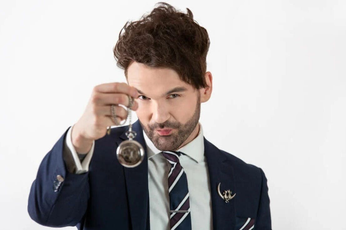 科林·克劳德的策划者