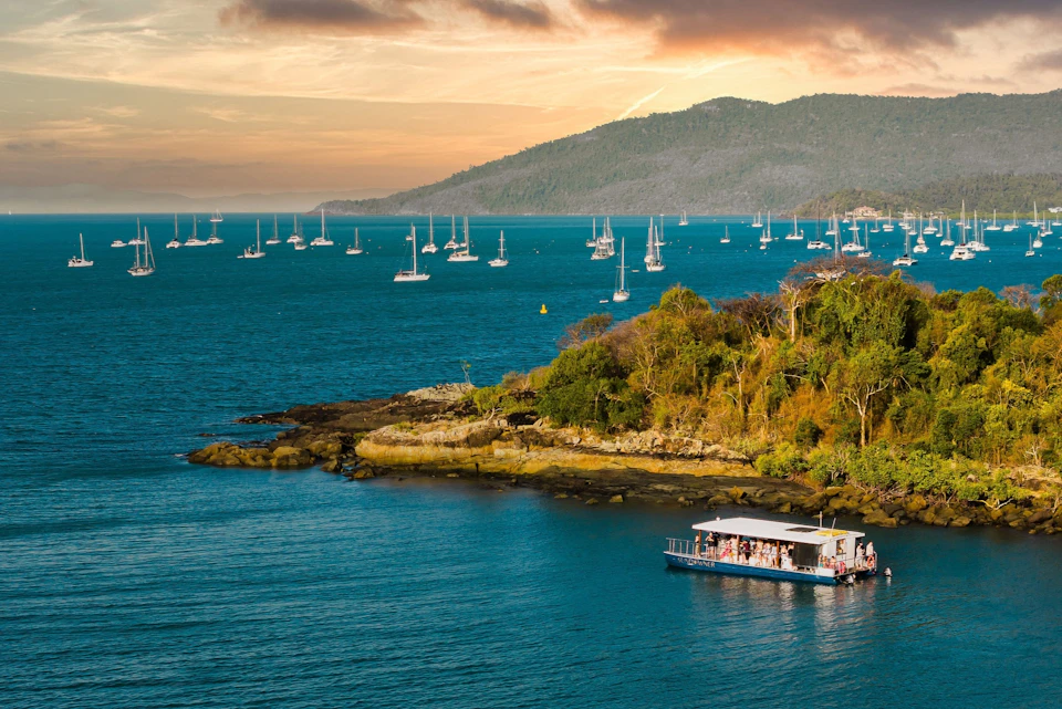 Sundowner Sunset Cruise