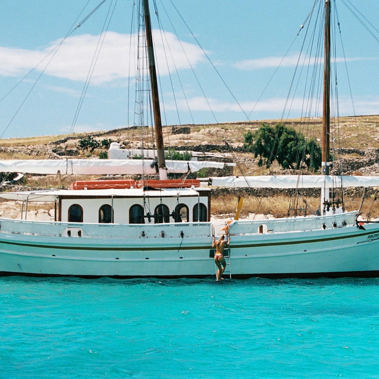 Corfu: Full-Day Cruise + Lunch & Drinks