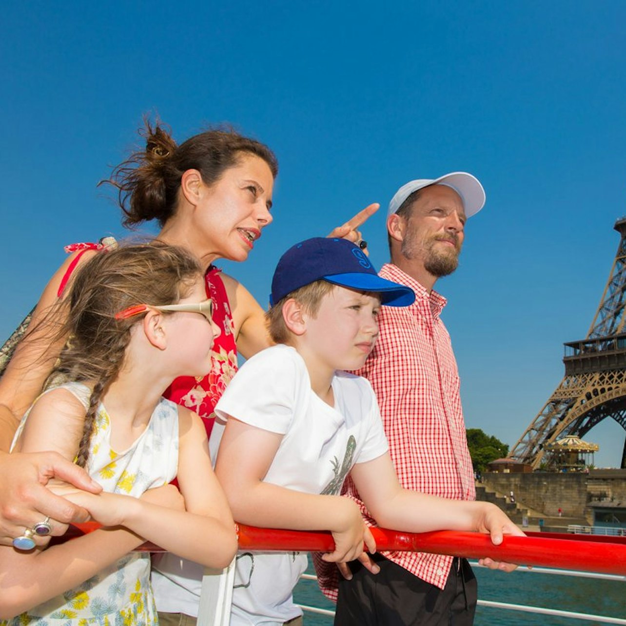 Seine River: Cruise by Bateaux Mouches in Paris – Tiqets
