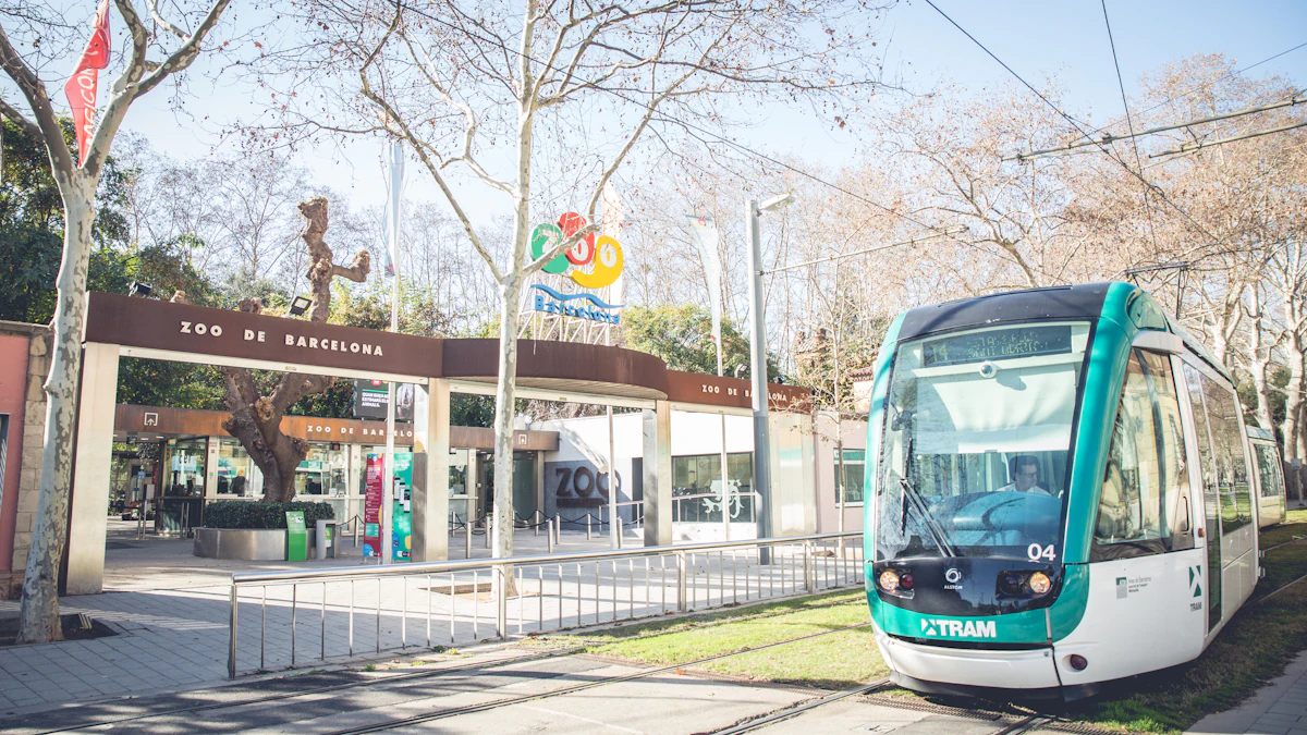 גן החיות של ברצלונה + שייט תצפית "לאס גולונדרינס בBarcelona — Barcelona, Spain