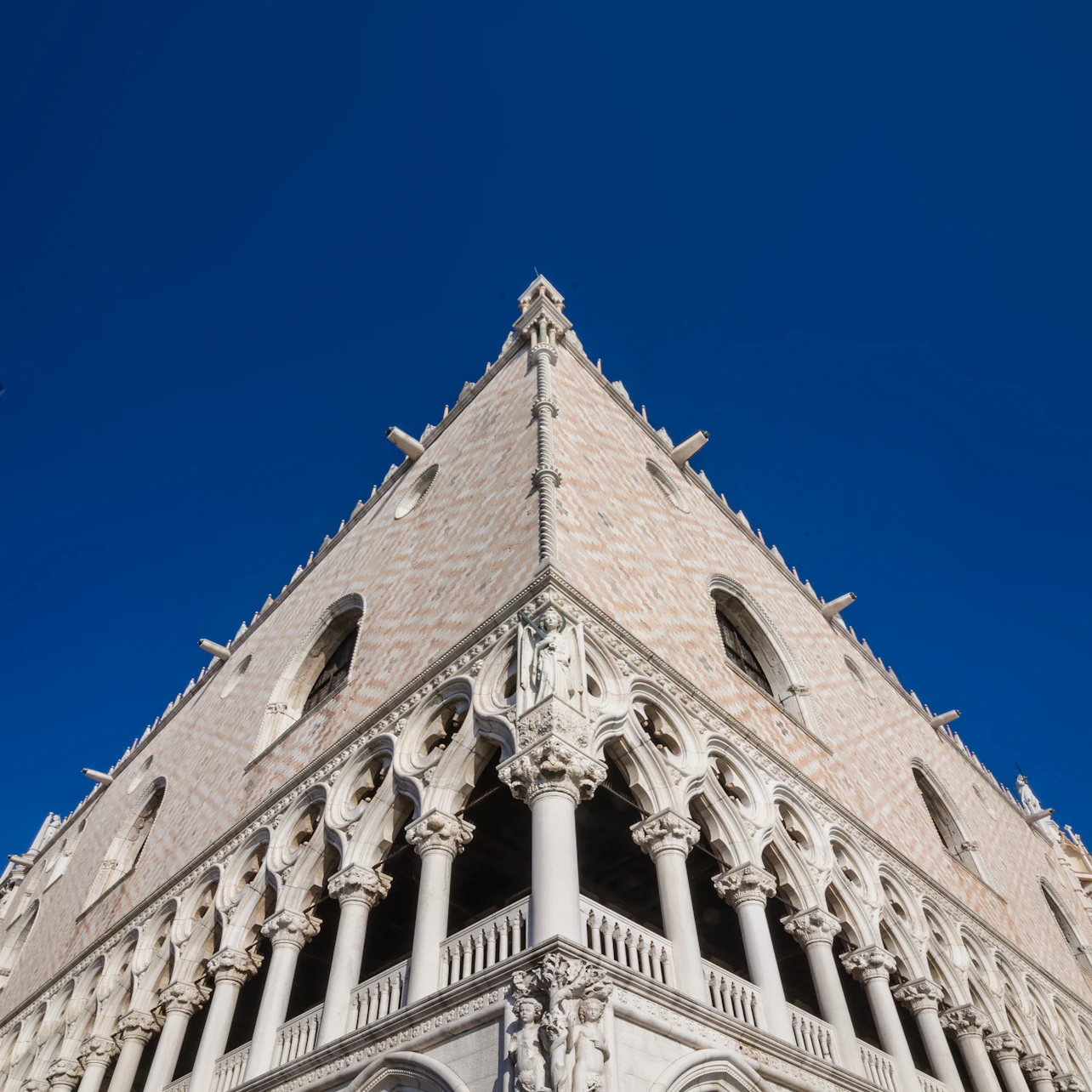 Doge's Palace: Secret Itinerary Guided Tour + Skip The Line in Venice β Tiqets