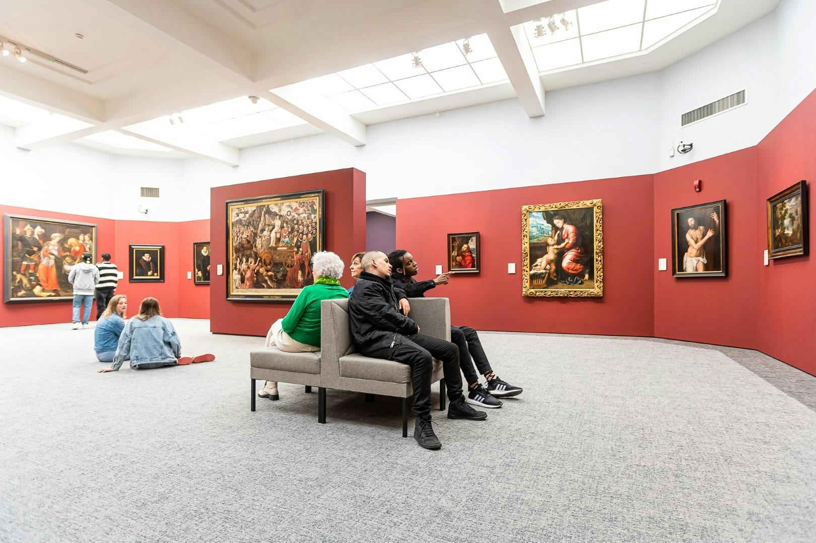 Zaalinterieur Groeningemuseum