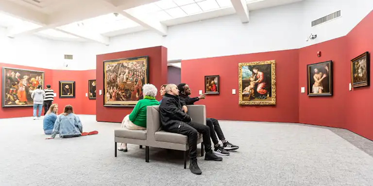 Zaalinterieur Groeningemuseum