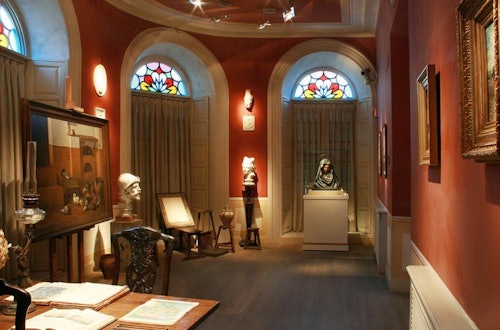 ピカソ・マラガ美術館とピカソの生家博物館：ガイド付きツアー(即日発券)