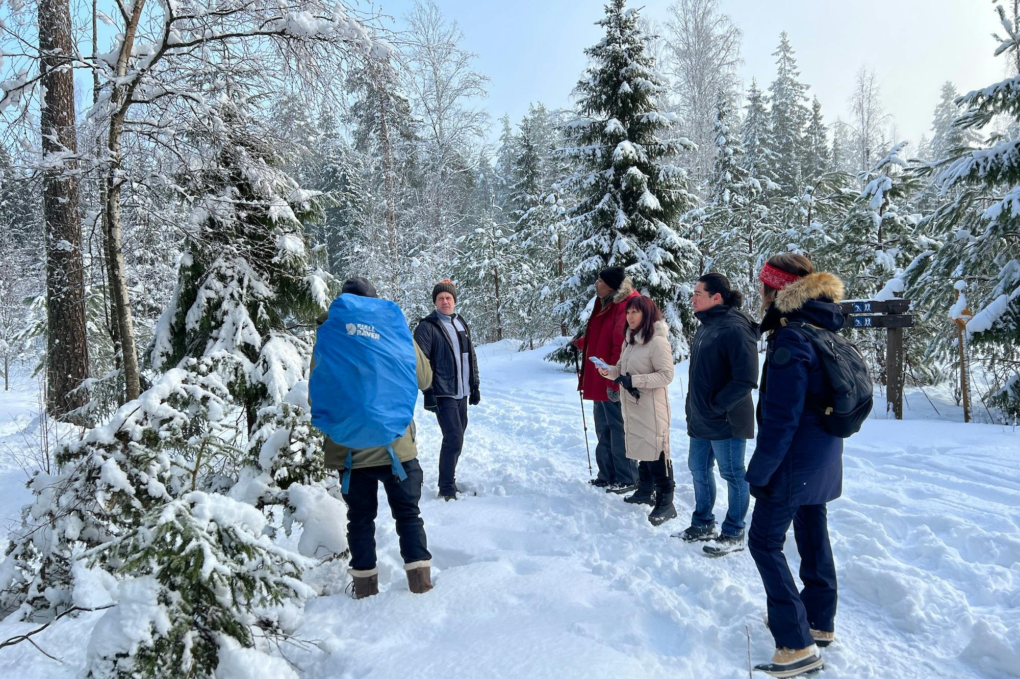 Group listeting the guide