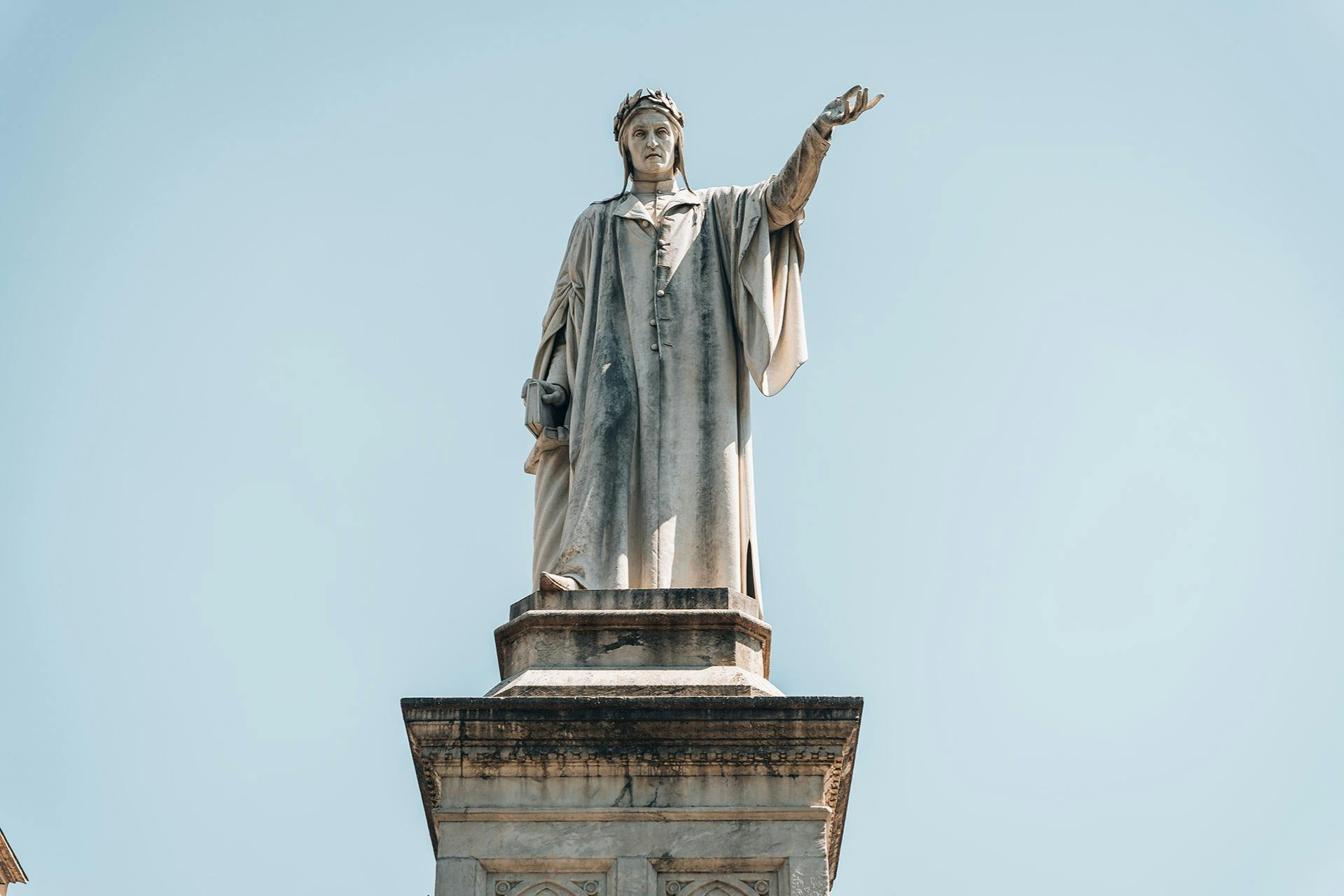 Dante's statue