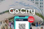 El Go City Chicago All-Inclusive Pass es mostra al telèfon intel·ligent