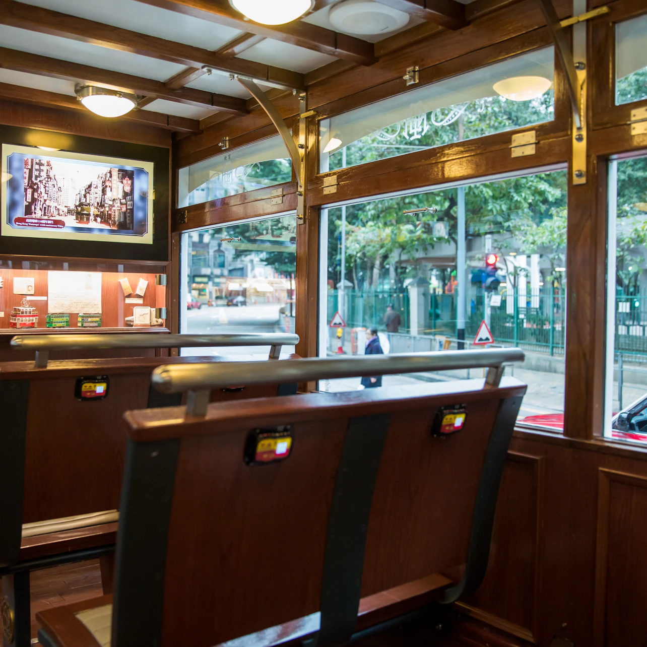 Hong Kong: TramOramic Sightseeing Tram Tour + Audio Guide in Hong Kong β Tiqets