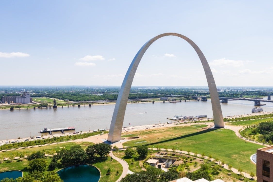 St. Louis: Tour guidato con ingresso al Gateway Arch + tour in barca + giro in elicottero — 8