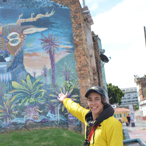 La Candelaria Bogotá: Visita guiada por los graffitis + Copas - Photo 5