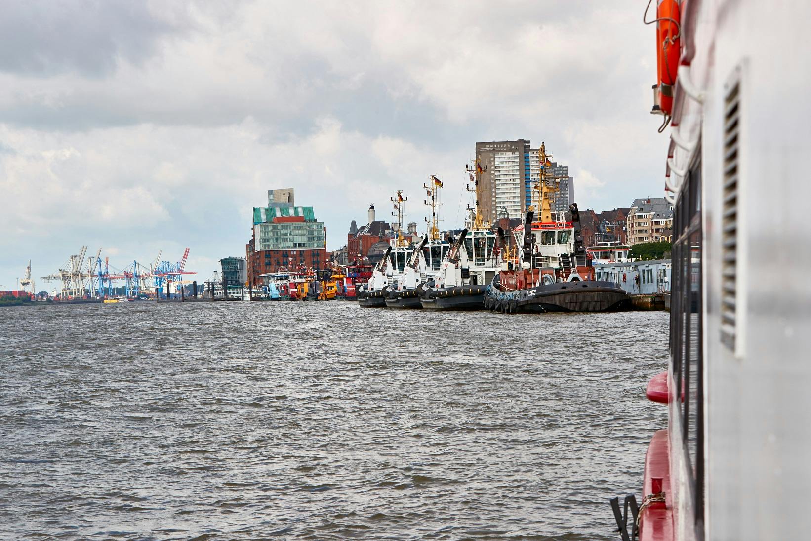 Elba e rimorchiatore