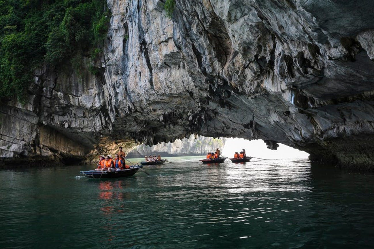 Baía de Ha Long: Passeio de barco + Almoço buffet + Transfer opcional - Photo 4