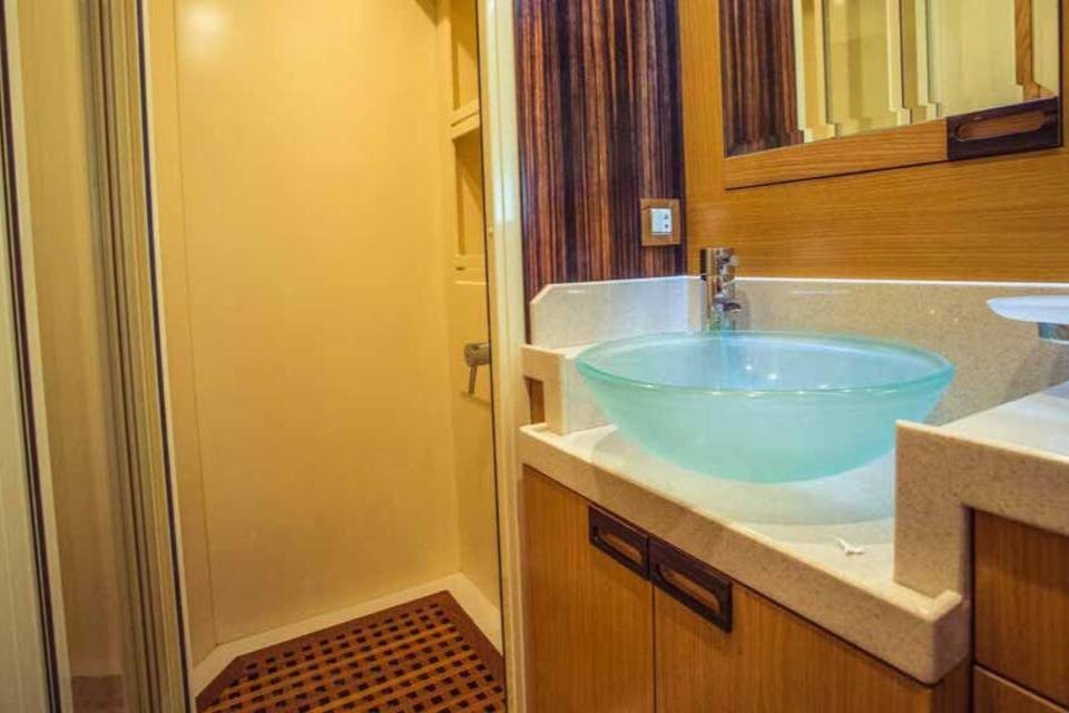 56英尺迪拜豪华游艇 - 拉古娜