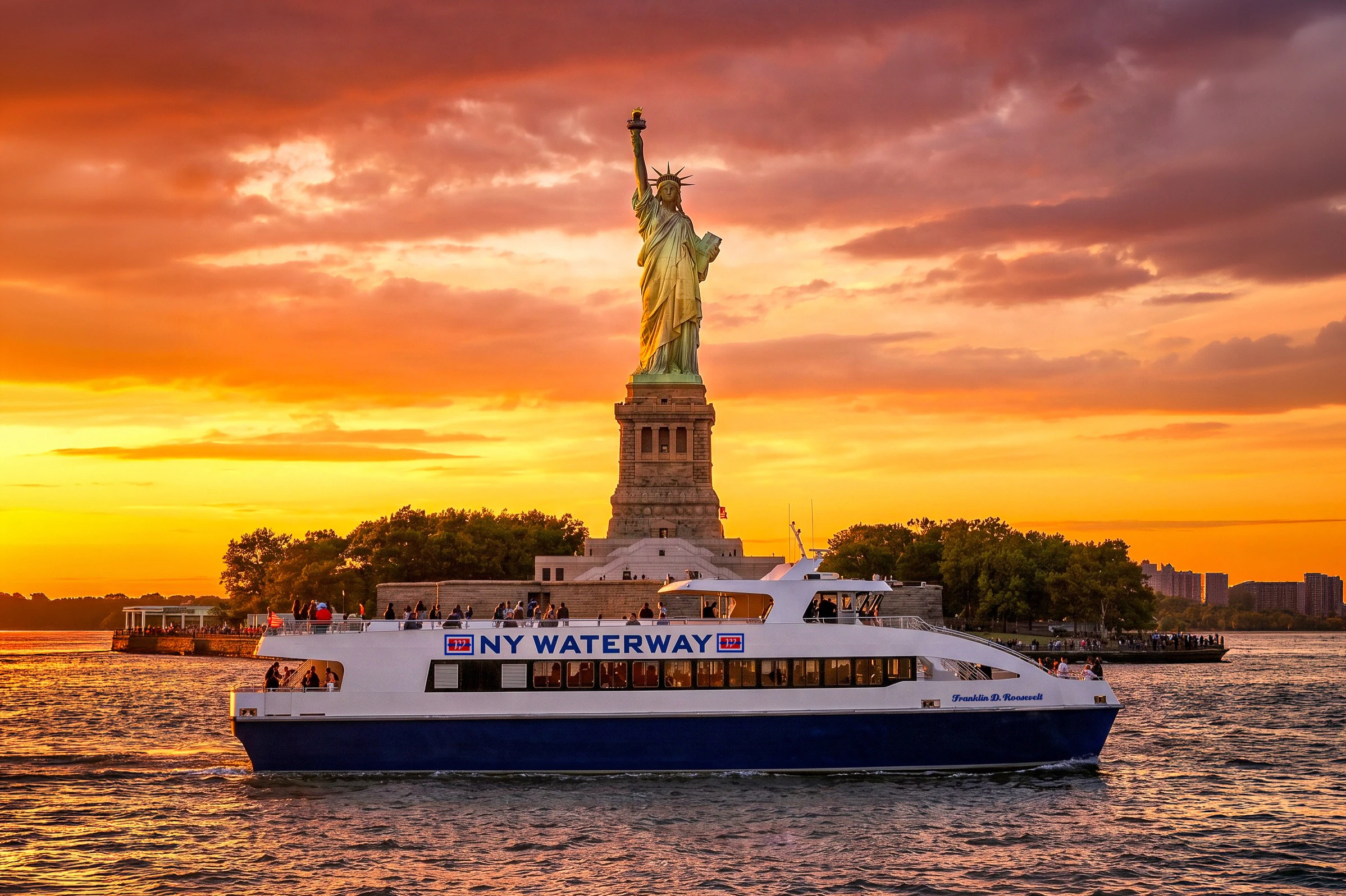 New York: Golden Hour Cruise
