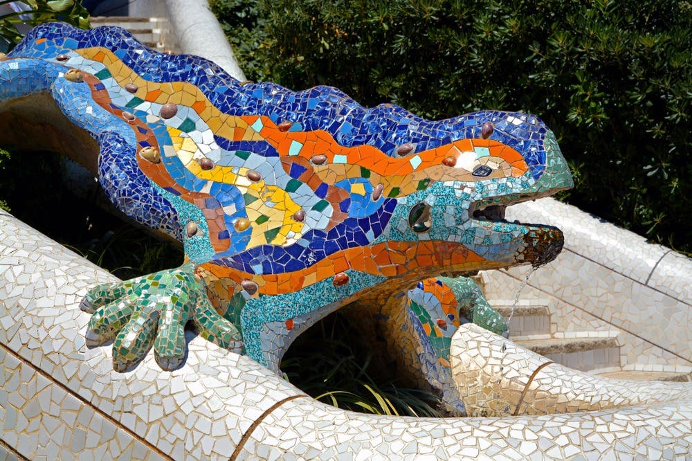 Park Güell & Hop-on Hop-off Bus Barcelona 4