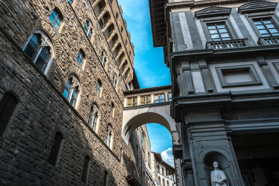 Vasari Corridor from outside