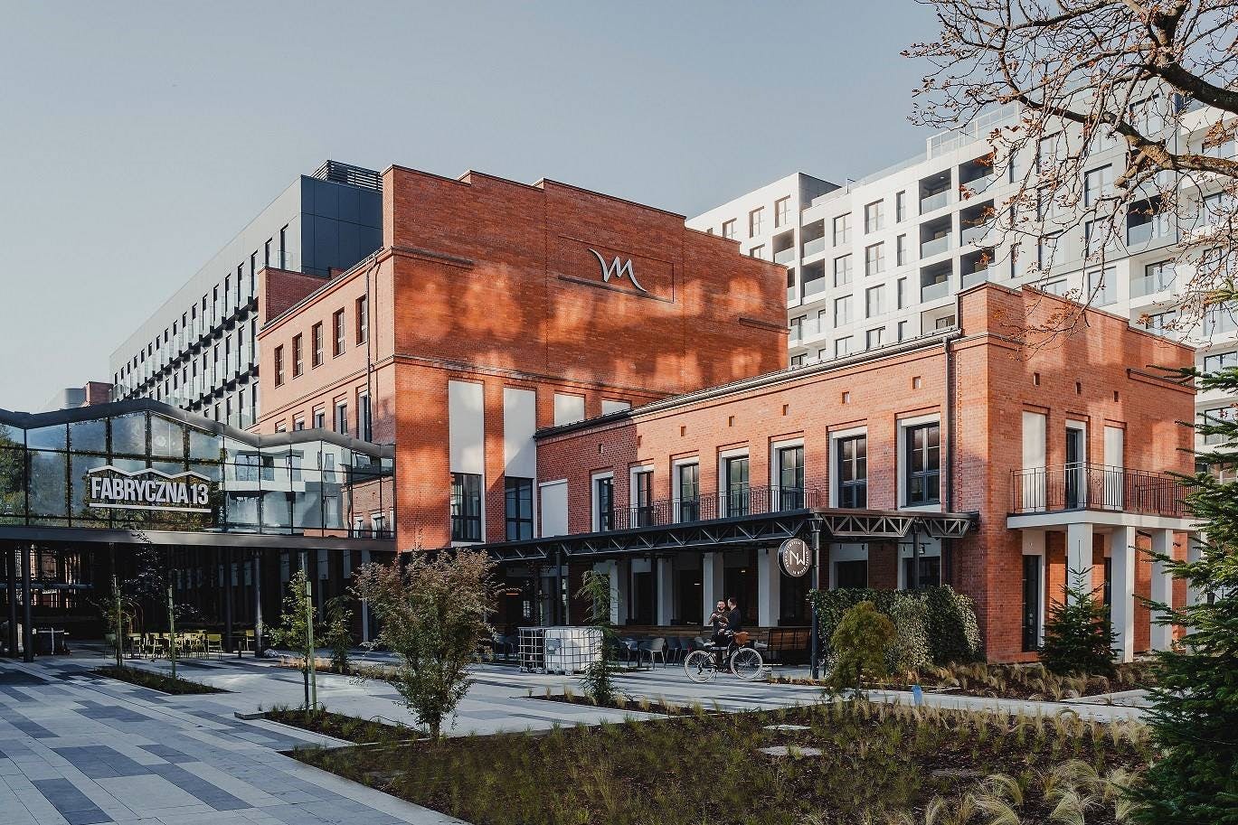 Vstup do budovy, kde se nachází muzeum a další prostory